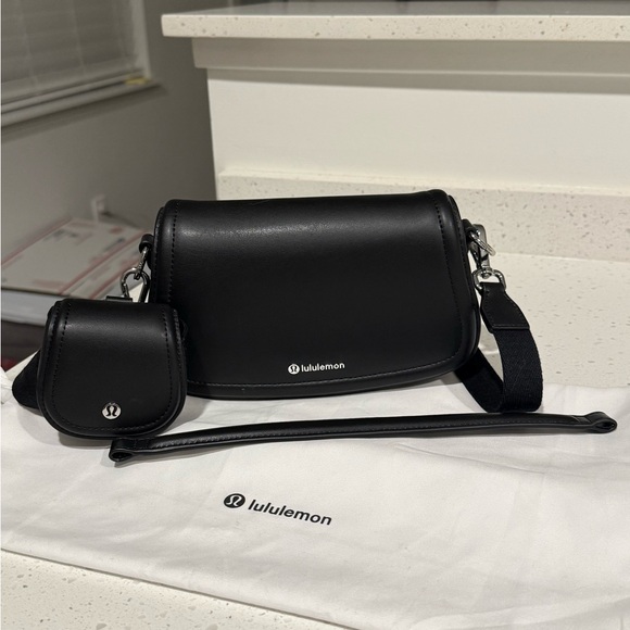 Lululemon Leather Alternative Mini Bag 1.2L - Picture 1 of 10